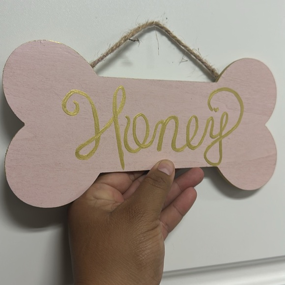 Customizable Dog name sign handmade 9 in wide different colors available - Picture 5 of 5